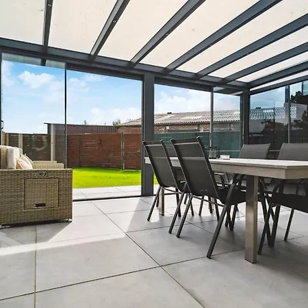 - Design & Style - Modern House With Terrace & Garden *