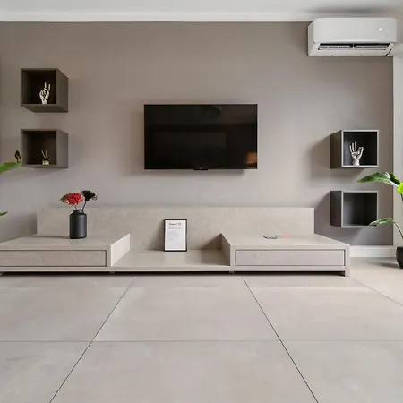 - Design & Style - Modern House With Terrace & Garden Nyaraló *